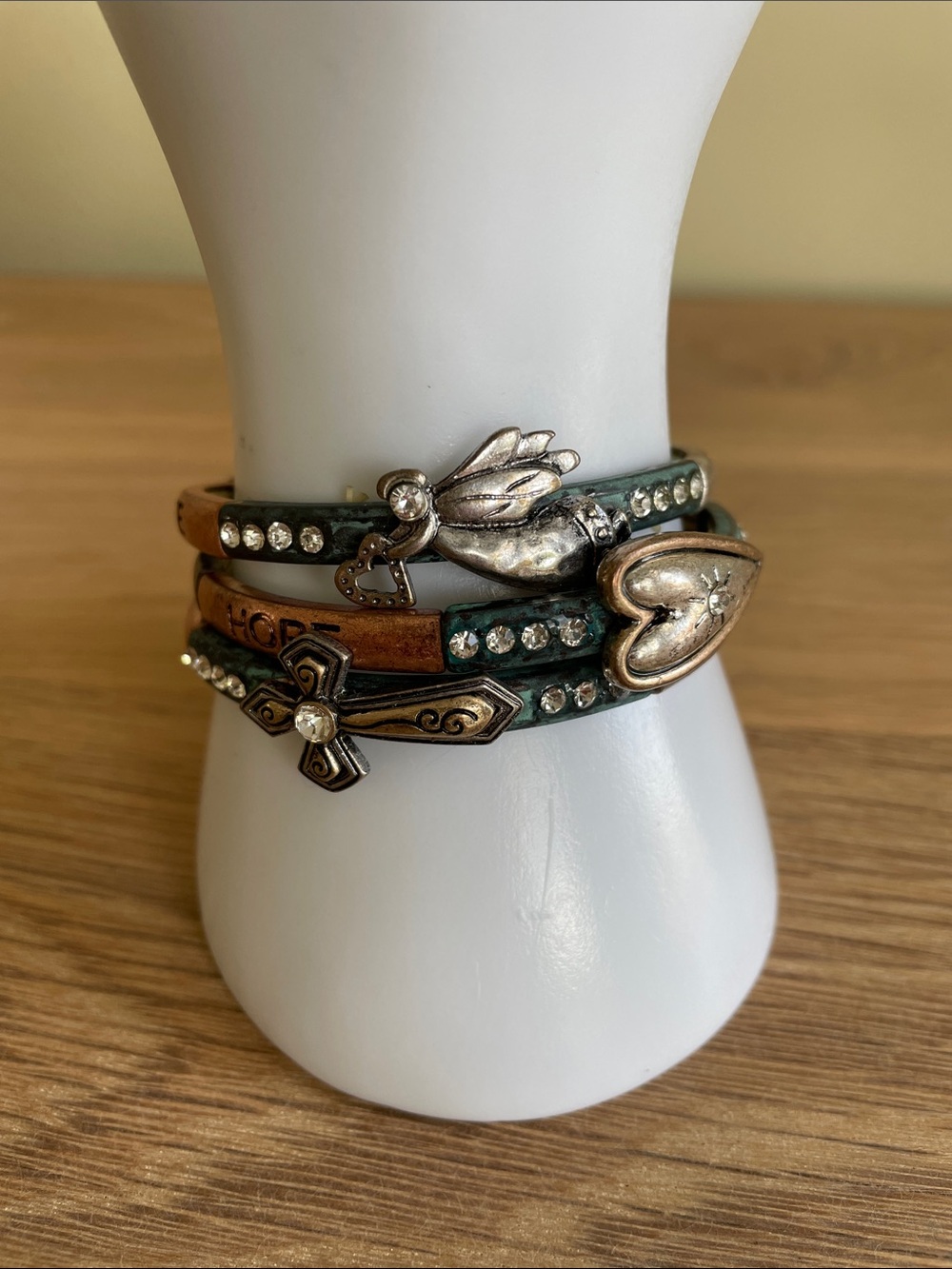 INSPIRATIONAL SET OF 3 MIXED METAL STRETCH BRACELETS Faith Hope Love Stackable